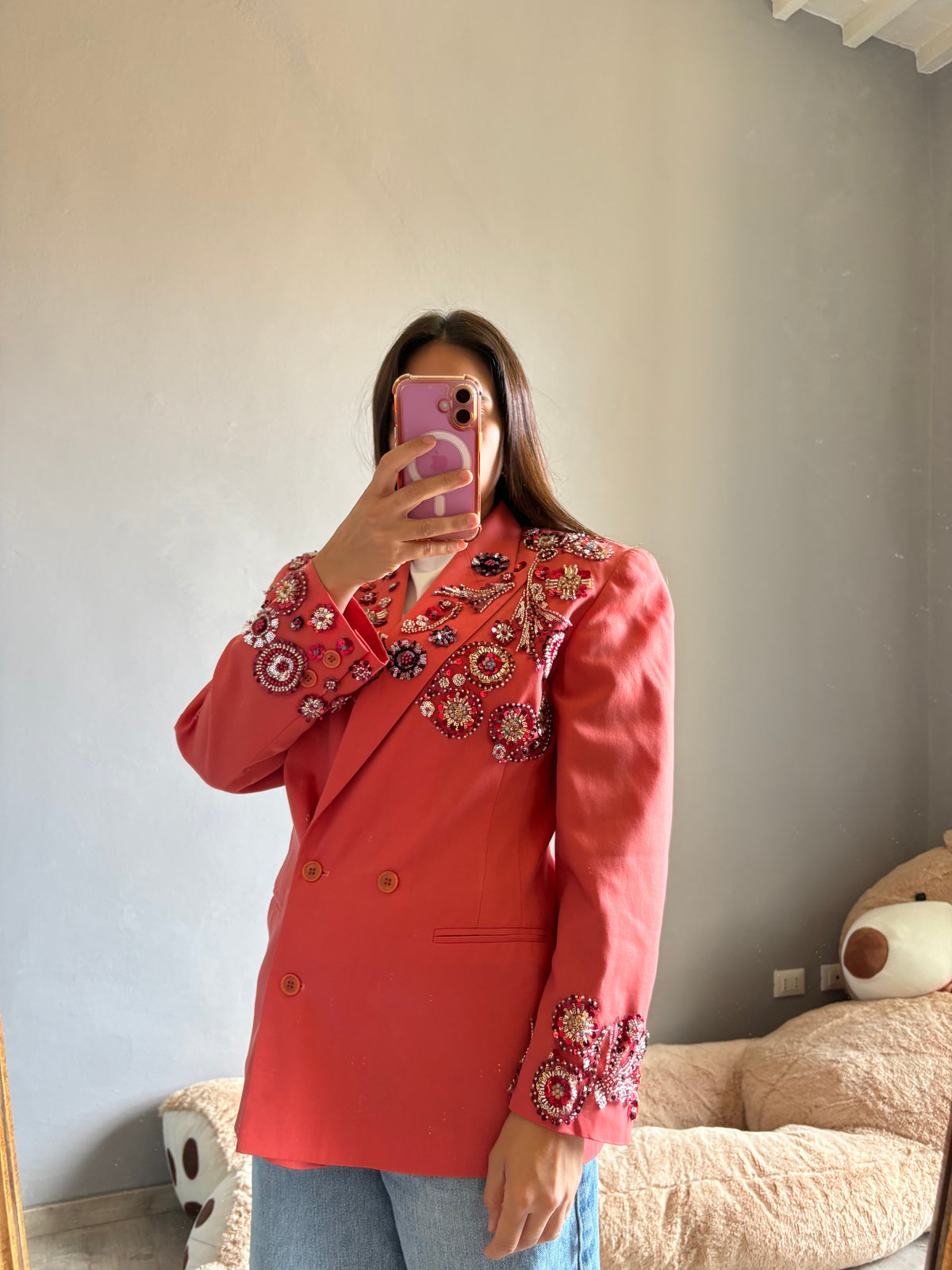 Blazer corallo doppiopetto con pietre gioiello