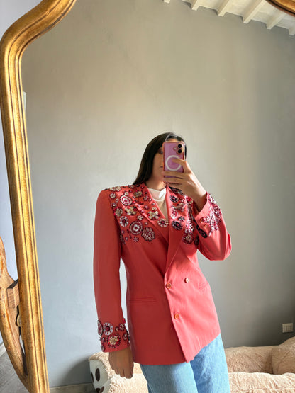 Blazer corallo doppiopetto con pietre gioiello