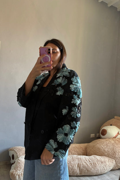 Blazer fiore celeste e mini pietre nere
